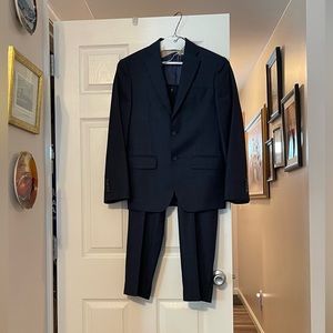 2 Piece Mens Suite: Worn once -Excellent Condition!